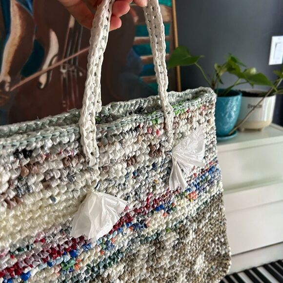 Hand crafted Woven Plastic Bag Eco-Friendly Multicolor Tote Bag 16" x 13" - Picture 14 of 16